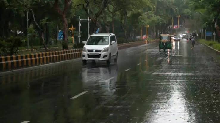 Delhi-NCR Weather: 9 अगस्त को दिल्ली में बड़ा Alert नहीं, लेकिन Noida-Ghaziabad समेत West UP में Heavy Rain की संभावना