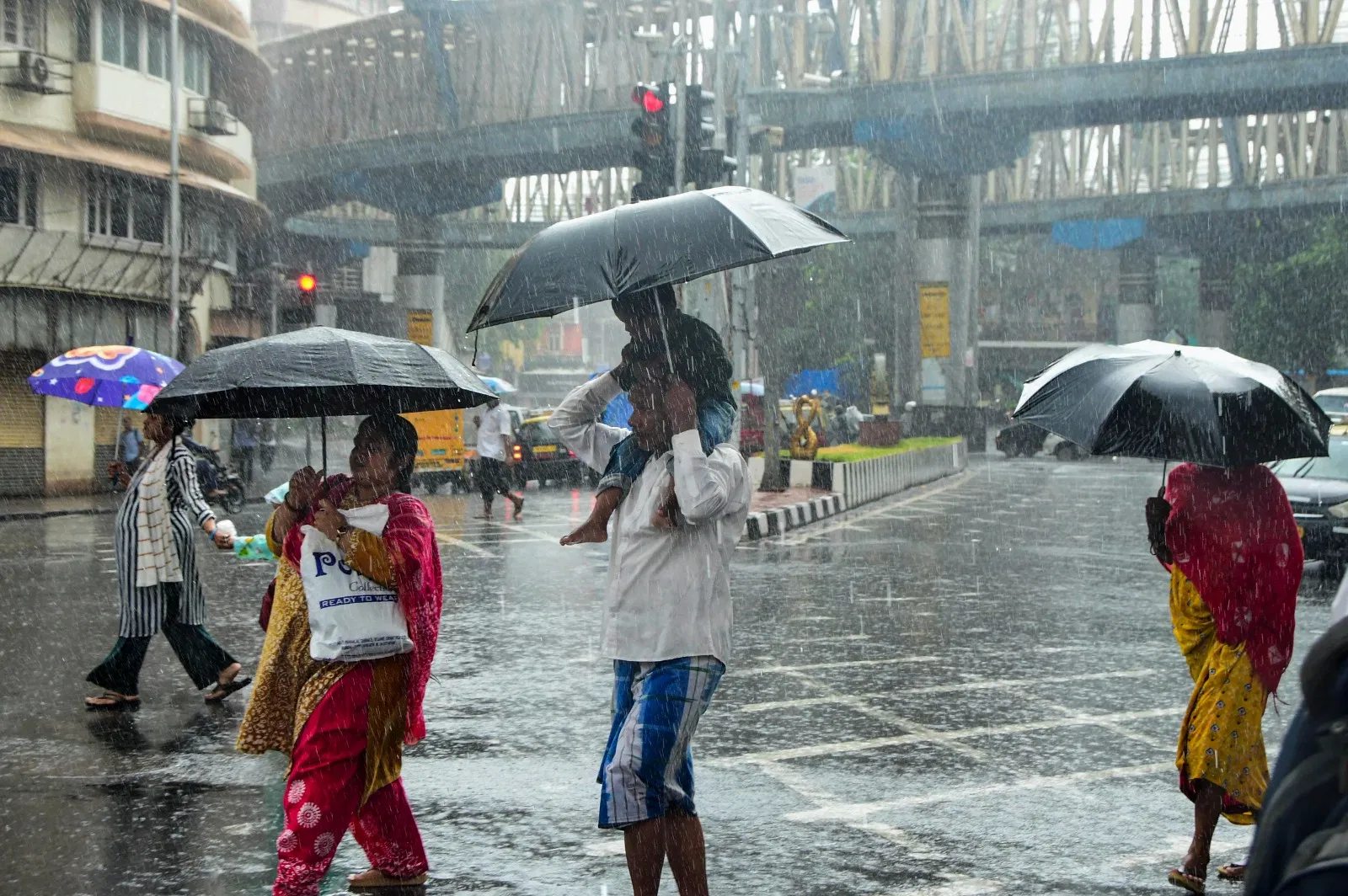 Mumbai Weather: 8 अगस्त को कैसा रहेगा मौसम? बारिश जारी रहने के आसार, IMD का नया Forecast