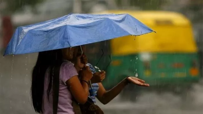 UP Weather Today: यूपी में फिर बदलेगा मौसम, आगरा-झांसी समेत कई जिलों में बारिश के आसार; 13 अगस्त से बढ़ेगी सक्रियता