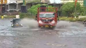 Mumbai Rain Alert Today: मुंबई में बारिश और उमस का दौर, आज कैसा रहेगा मौसम? जानें पूरा Weather Update