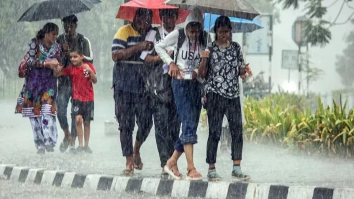 Weather Alert: बंगाल की खाड़ी में मजबूत वेदर सिस्टम, UP समेत मध्य-पूर्वी भारत में भारी बारिश; दिल्ली में भी बरसेंगे बादल
